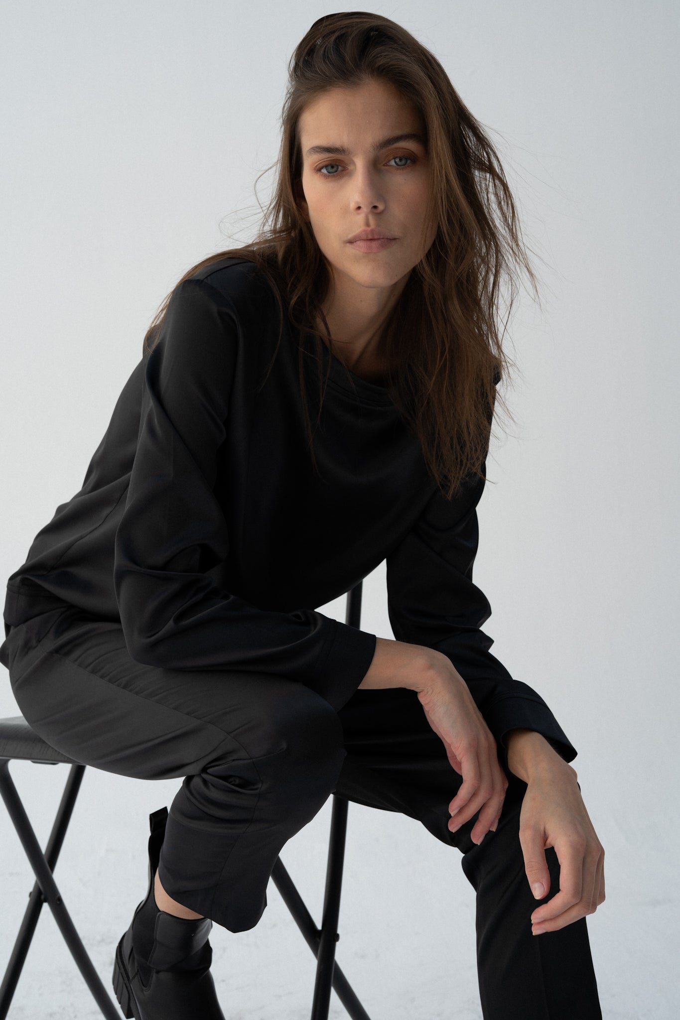 Black Sweatshirt (Satin)